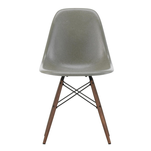 Cadeira Eames em Fibra de Vidro DSW / Ácer Escuro